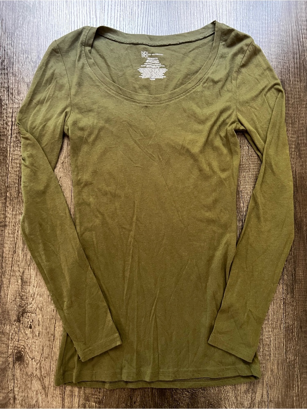 No Boundaries Olive Green Long Sleeve Scoop Neck Tee